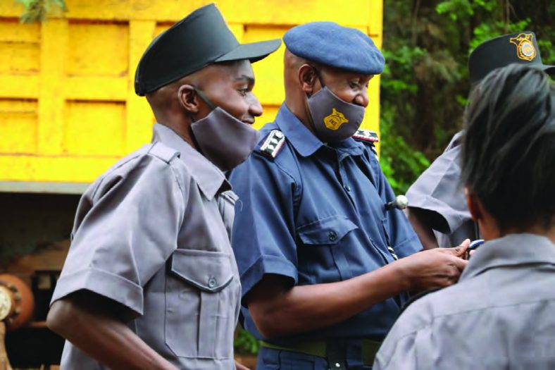 Supervisors briefing guards on site